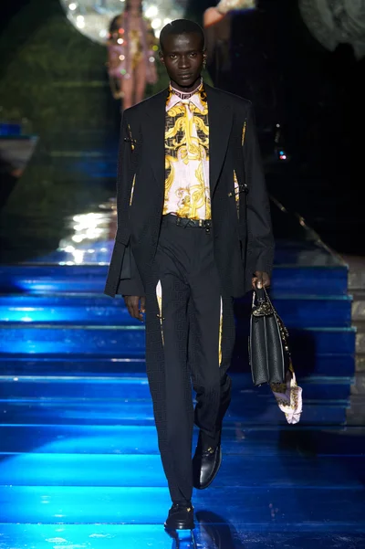 Look 11